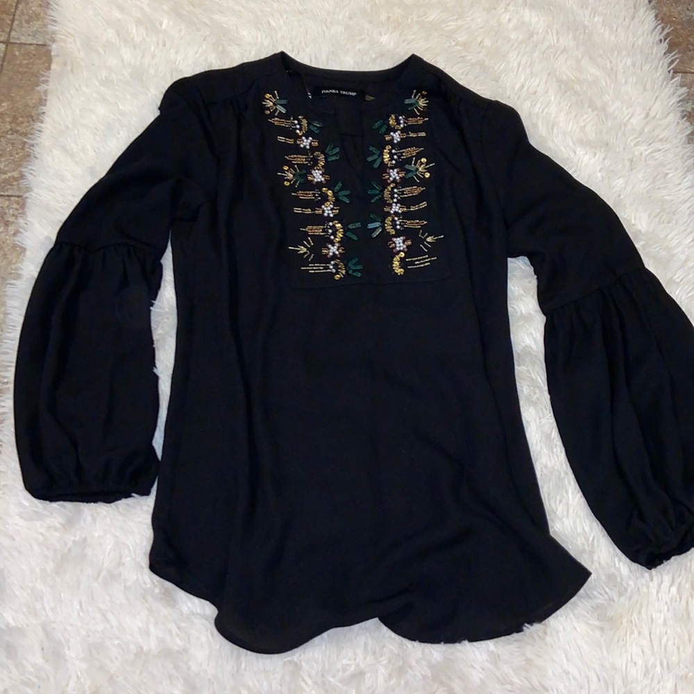 Ivanka Trump blouse size xs beautiful beadwork puff sleeves at the bottom